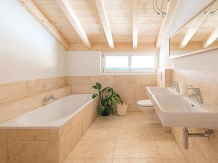 Travertin im Bad | stonenaturelle informiert